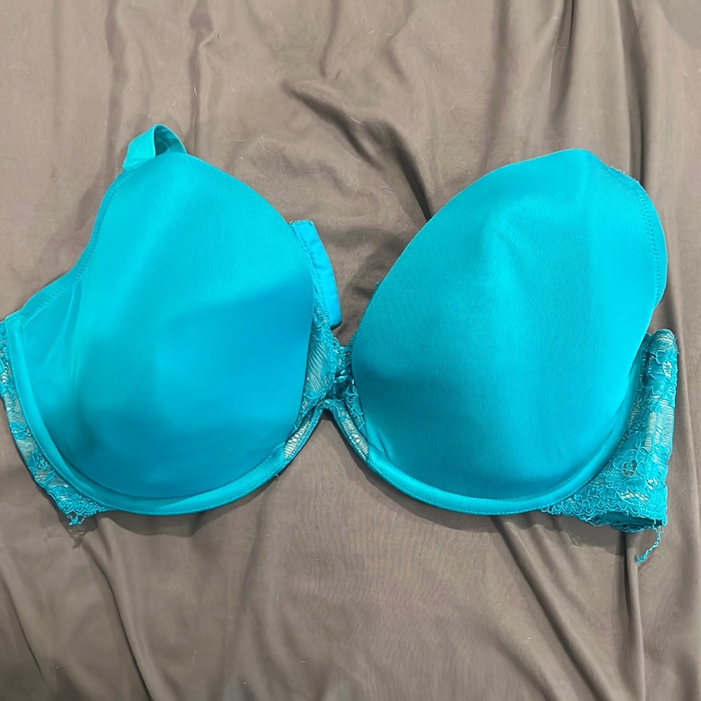 Cacique 42 DD teal with lace bra